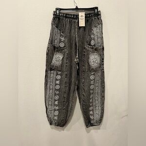 Bohemian Gray Patterned Jogger Pants by Kathmandu One Size Fits S-L